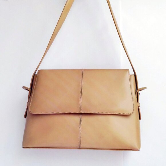 M London Tan Italian Leather Frame Flap Front Shoulder Bag * Artsy Strap Detail - Picture 1 of 14